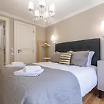 Lovelystay - Charming Douradoures I Apartamento Lisboa